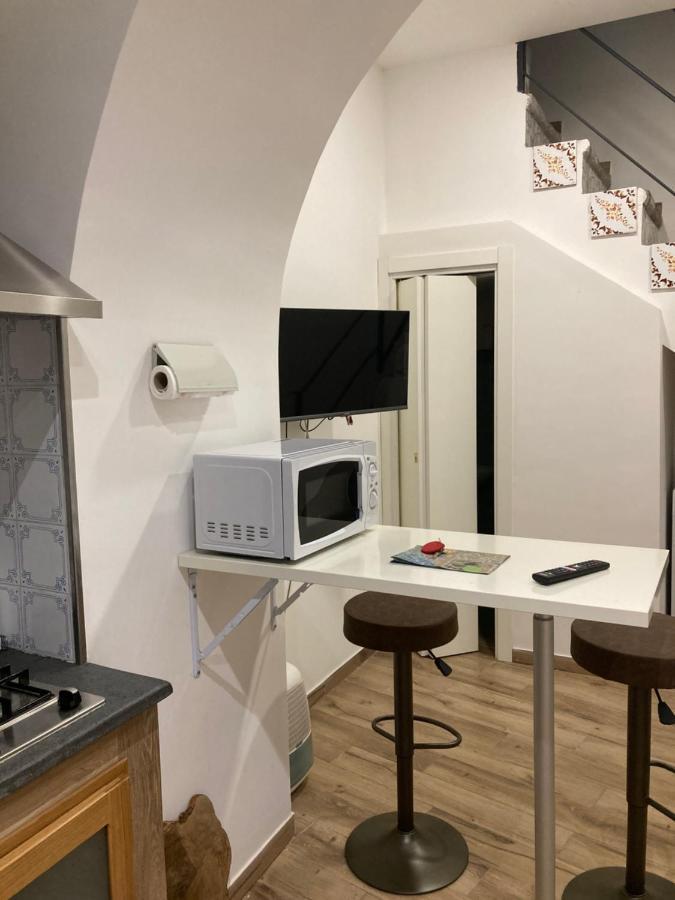International Garibaldi * Apartment Наполи Екстериор снимка