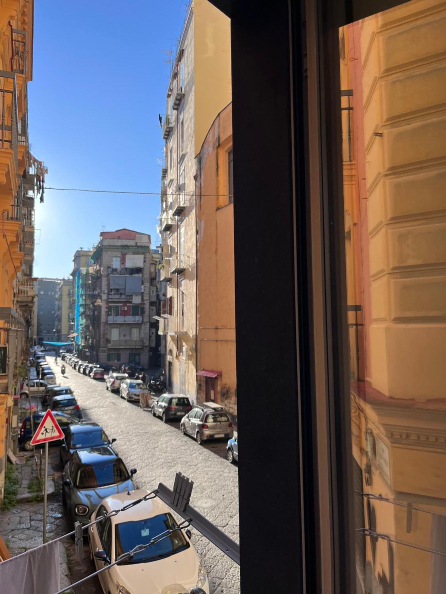 International Garibaldi * Apartment Наполи Екстериор снимка