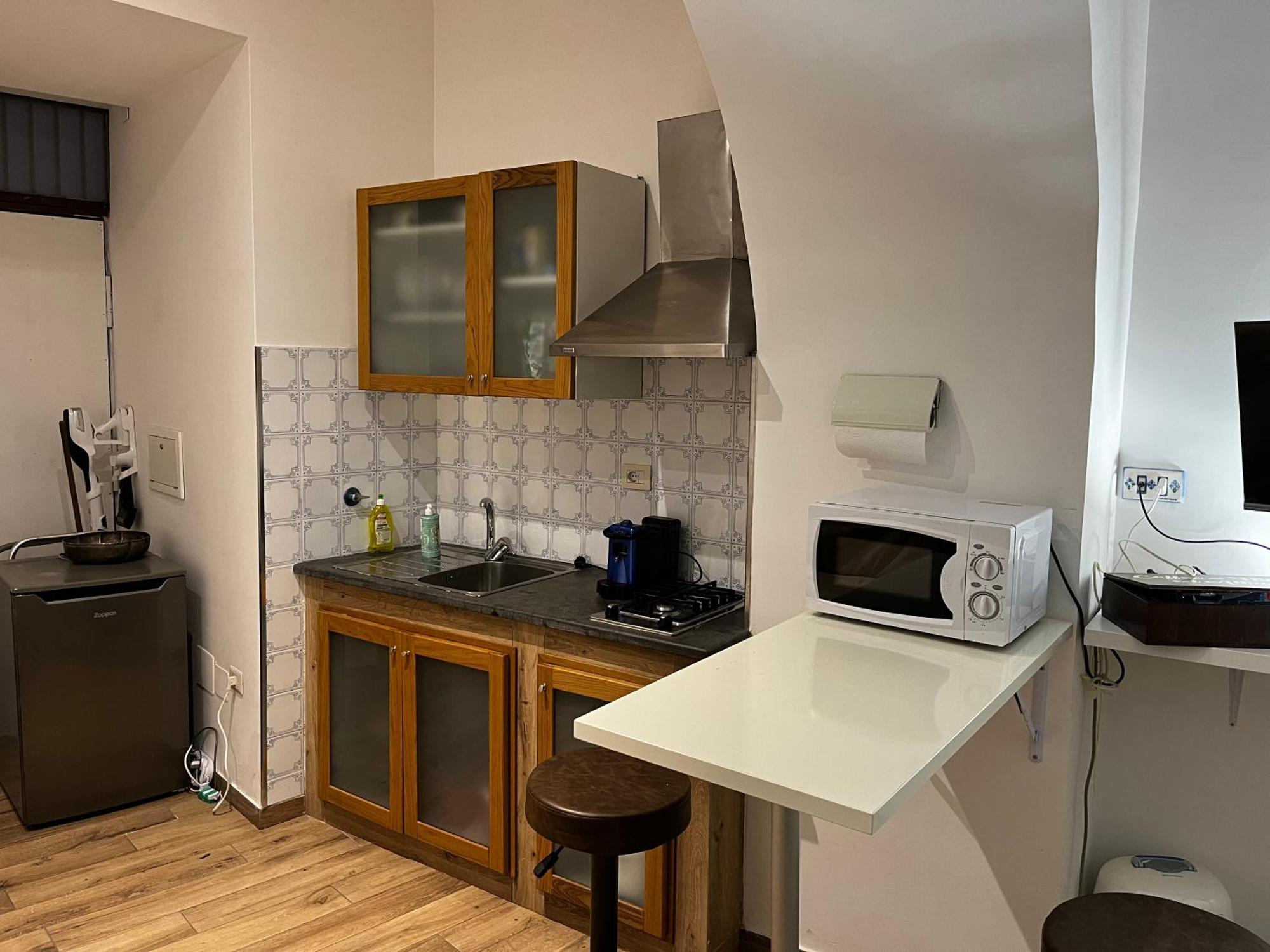 International Garibaldi * Apartment Наполи Екстериор снимка
