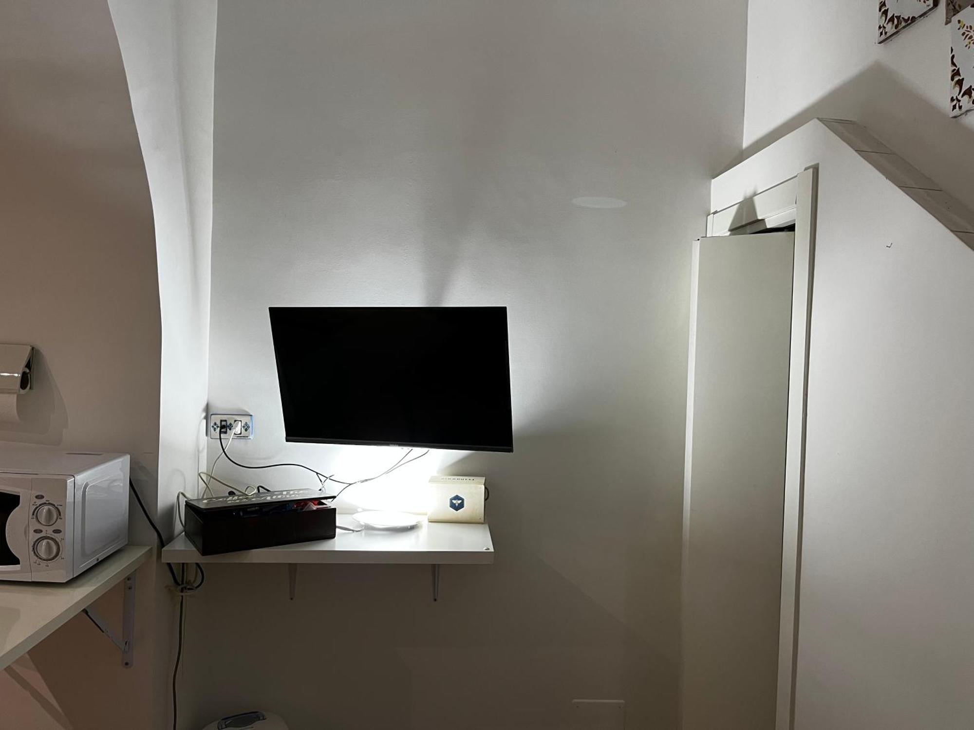 International Garibaldi * Apartment Наполи Екстериор снимка