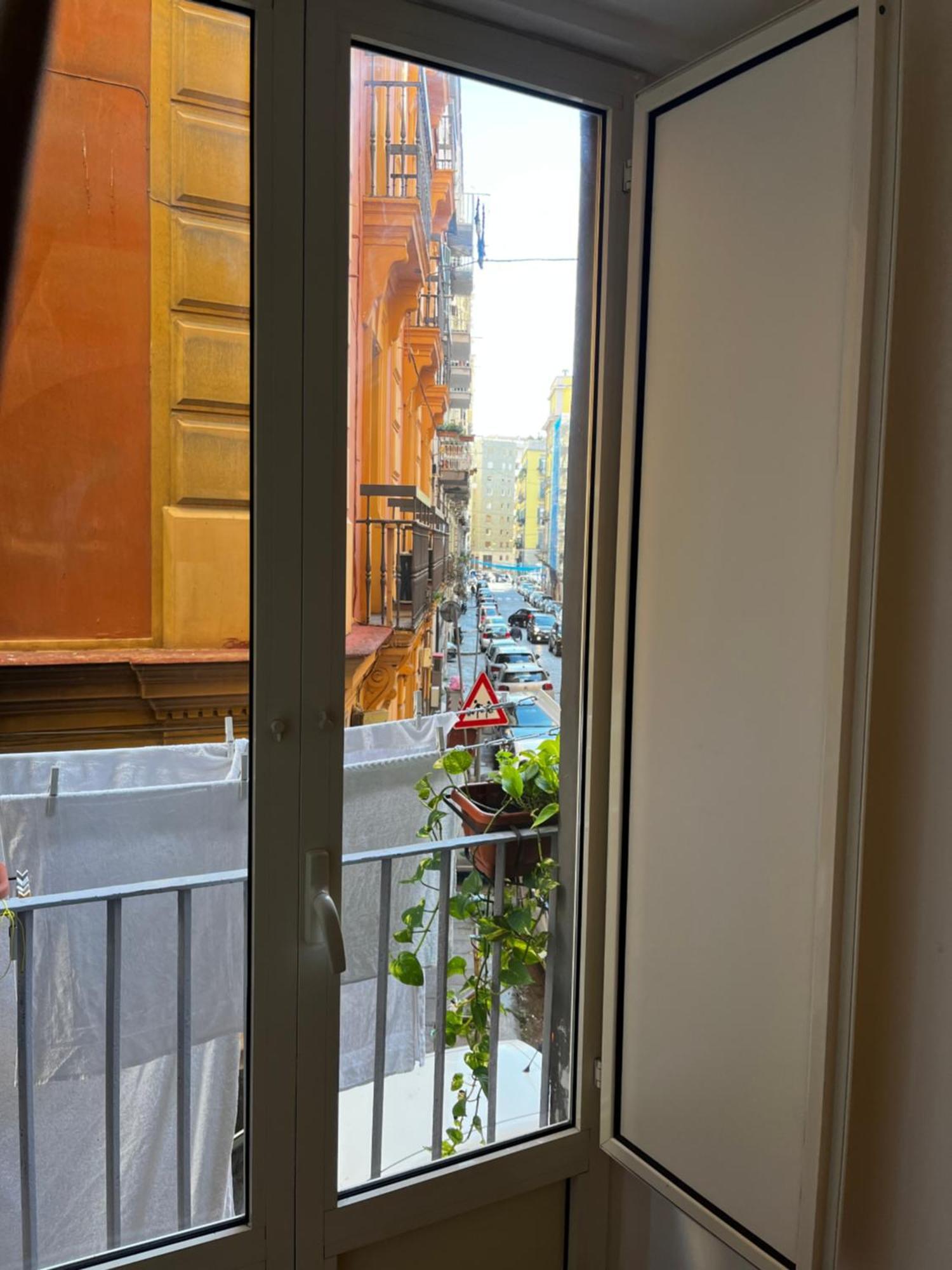 International Garibaldi * Apartment Наполи Екстериор снимка