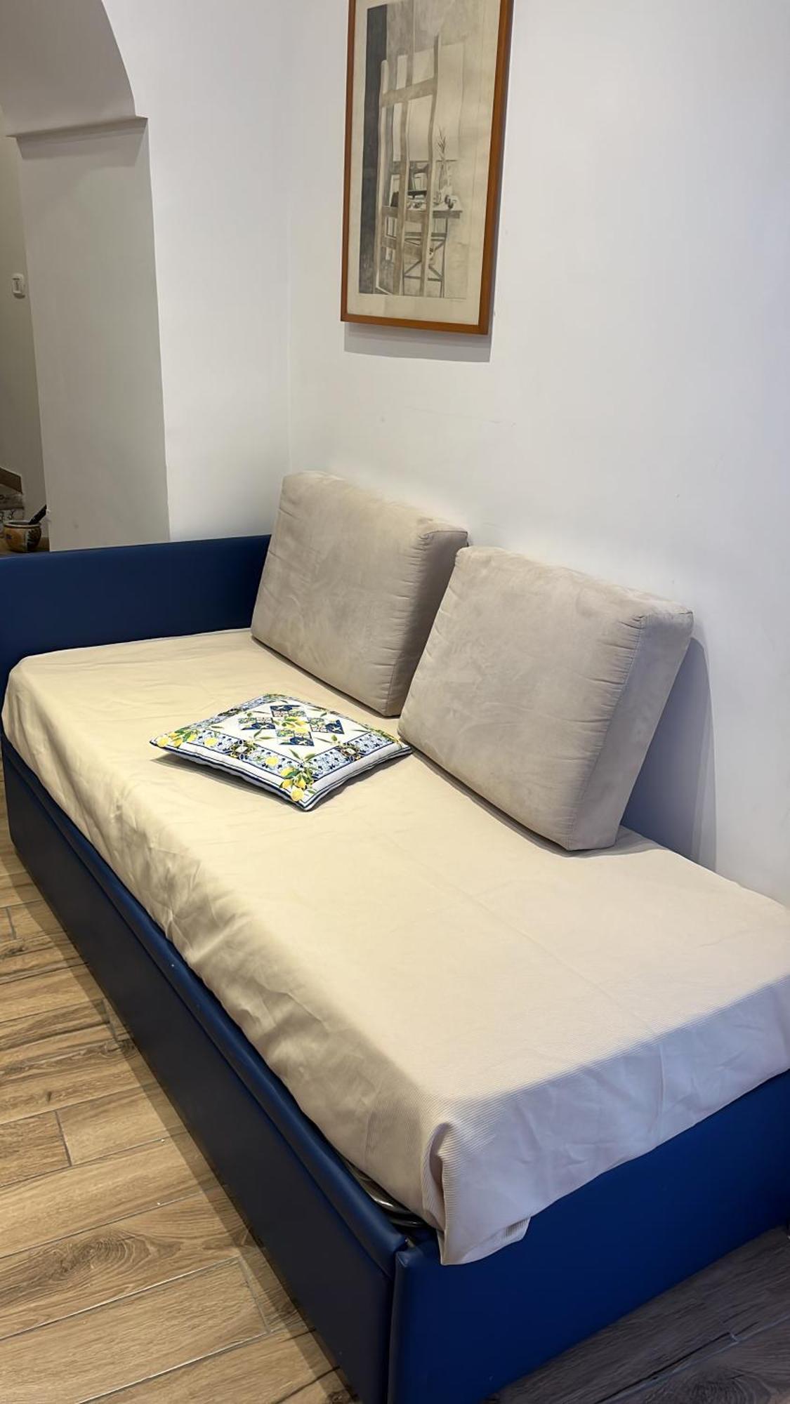International Garibaldi * Apartment Наполи Екстериор снимка