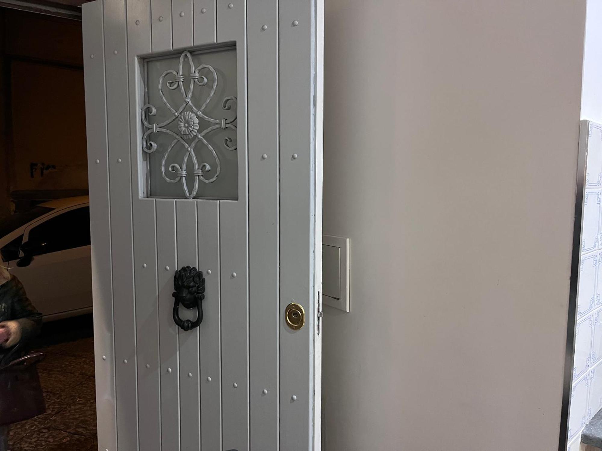 International Garibaldi * Apartment Наполи Екстериор снимка